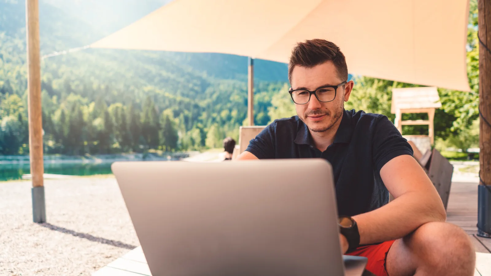 Digital Nomad Lifestyle: Work and Travel in the Age of Connectivity